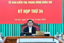 Đồng chí Trần Cẩm Tú, Ủy viên Bộ Chính trị, Bí thư Trung ương Đảng, Chủ nhiệm Ủy ban Kiểm tra Trung ương chủ trì Kỳ họp thứ 34 của Ủy ban Kiểm tra Trung ương. (Ảnh: ĐĂNG KHOA)