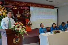 Lãnh đạo Tập đoàn Công nghiệp cao-su Việt Nam phát biểu tại Hội nghị Tổng kết “Tháng công nhân” năm 2022.