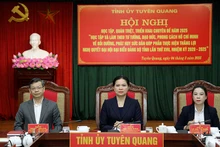 Các đồng chí chủ trì hội nghị.