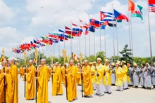 Lễ cung đón Xá lợi Đức Phật Thích Ca Mâu Ni đến Việt Nam. (Ảnh THẾ ANH)
