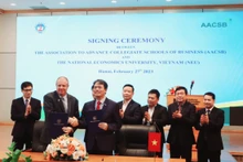 Toàn cảnh buổi lễ ký thỏa thuận.