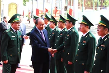 Chủ tịch nước Nguyễn Xuân Phúc đến thăm, chúc Tết cán bộ, chiến sĩ Bộ Chỉ huy Bộ đội Biên phòng tỉnh Đắk Lắk.