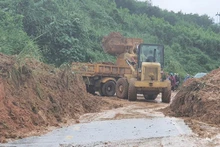 Chiều 5/12, đường Trường Sơn Đông (sạt lở taluy dương gây tắc đường) đã thông xe bước 1.