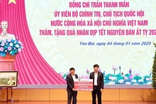 Tặng quà hỗ trợ người dân và lực lượng vũ trang tại địa bàn tỉnh Yên Bái.