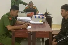 Ông Lường Văn Nghiêm tại cơ quan Công an. (Ảnh: Công an cung cấp)