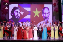 Tiết mục biểu diễn nghệ thuật chào mừng.