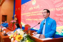 Chủ tịch Tổng Liên đoàn Lao động Việt Nam Nguyễn Đình Khang phát biểu khai mạc hội nghị.