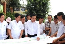 Lãnh đạo Thành ủy, Ủy ban nhân dân thành phố Biên Hòa liên tục kiểm tra tiến độ hiện trường giải phóng mặt bằng cao tốc Biên Hòa-Vũng Tàu, đoạn qua địa bàn Phước Tân.