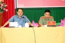 Đồng chí Quản Minh Cường, Phó Bí thư Tỉnh ủy, Trưởng Đoàn đại biểu Quốc hội tỉnh Đồng Nai phát biểu tại hội nghị.