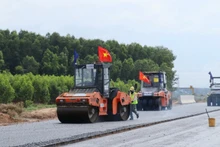 Tỉnh Đồng Nai đang nỗ lực đẩy nhanh các dự án trọng điểm, góp phần thúc đẩy tăng trưởng 10%.