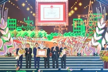 Huyện Yên Thành đón nhận Huân Chương Lao động Hạng 3 và Bằng công nhận huyện Đạt chuẩn nông thôn mới của Thủ tướng Chính phủ.