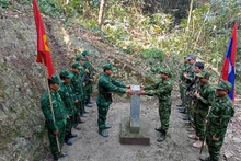 Hai bên kiểm tra hệ thống cột mốc quốc giới.