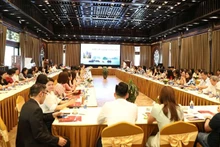 Các đại biểu dự tọa đàm.