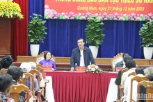 Bí thư Tỉnh ủy Phan Việt Cường đối thoại, trả lời ý kiến của người có uy tín trong đồng bào dân tộc thiểu số.