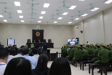 Quang cảnh phiên tòa.