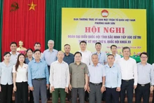 Đồng chí Nguyễn Anh Tuấn, Ủy viên Trung ương Đảng, Bí thư Tỉnh ủy, Trưởng đoàn đại biểu Quốc hội tỉnh Bắc Ninh tiếp xúc cử tri tại phường Nam Sơn, thành phố Bắc Ninh.