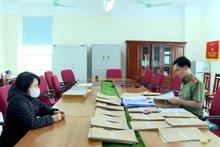 Công an tỉnh Hưng Yên làm việc với đối tượng Hoàng Thị Hải Yến.