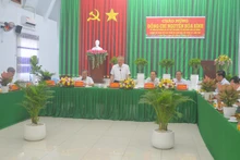 Đồng chí Nguyễn Hòa Bình phát biểu tại buổi làm việc