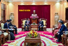 Đồng chí Nguyễn Văn Quảng, Bí thư Thành ủy Đà Nẵng chủ trì tiếp ngài Đại sứ Nhật Bản tại Việt Nam thăm và làm việc tại Đà Nẵng. 