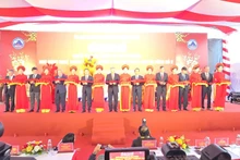 Cắt băng khánh thành, khai trương Khu Công nghệ thông tin tập trung Công viên phần mềm Đà Nẵng số 2.