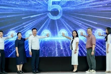 Các đại biểu thực hiện nghi thức phát động cuộc thi. 