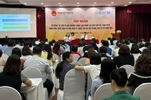 Buổi tập huấn được tổ chức theo hình thức trực tiếp kết hợp trực tuyến với sự tham gia của 21 nghìn cán bộ, giáo viên ở 63 tỉnh, thành phố.