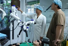Khám bệnh tại phòng khám thuộc Công ty TNHH Một thành viên Nha khoa Phương Thành (TP Sa Ðéc, tỉnh Ðồng Tháp).