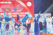 Một phần thi tại vòng chung khảo Cuộc thi tìm hiểu về chủ đề 70 năm Ngày Giải phóng Thủ đô. (Ảnh Bảo Lâm) 