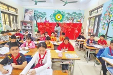 Phòng học của Trường tiểu học Hướng Ðạo được trang trí đẹp mắt, tạo hứng thú cho học sinh. 