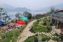 Huyện Đà Bắc có nhiều khu nghỉ dưỡng hấp dẫn du khách trong và ngoài nước.