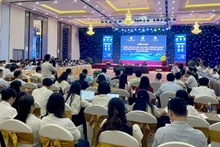Quang cảnh diễn đàn.