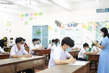 Thí sinh dự thi tuyển sinh vào lớp 10 tại một điểm thi ở thành phố Cao Lãnh. (Ảnh: Cổng Thông tin điện tử Đồng Tháp).