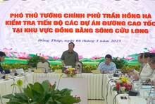 Phó Thủ tướng Chính phủ Trần Hồng Hà phát biểu tại buổi làm việc. (Ảnh: HỮU NGHĨA)