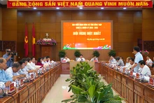 Đại biểu thảo luận tại hội nghị. (Ảnh: HỮU NGHĨA).