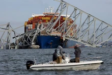 Toàn cảnh tàu Dali đâm vào cầu Francis Scott Key. (Ảnh: Reuters)