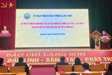 Đại diện lãnh đạo tỉnh Lạng Sơn cùng các đại biểu dự buổi gặp mặt Kỷ niệm 99 năm Ngày Báo chí cách mạng Việt Nam.