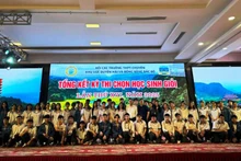 Đoàn học sinh giỏi Trường THPT chuyên Lê Hồng Phong tham gia kỳ thi chọn học sinh giỏi các trường Trung học phổ thông chuyên khu vực Duyên hải và Đồng bằng Bắc Bộ lần thứ XVI, năm 2025. (Ảnh: Trường THPT chuyên Lê Hồng Phong)