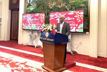 Đại sứ Phạm Sao Mai phát biểu tại chương trình.