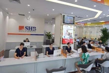 Giao dịch tại Ngân hàng SHB.