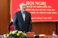 Phó Thủ tướng Thường trực Chính phủ Nguyễn Hòa Bình làm việc với Ban Thường vụ Tỉnh ủy Đắk Nông về các nội dung kiểm tra của Bộ Chính trị đối với Ban Thường vụ Tỉnh ủy Đắk Nông (Ảnh: VGP)