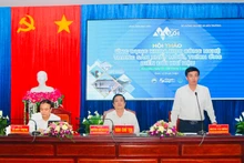 Các đồng chí lãnh đạo Trung tâm Khuyến nông Quốc gia và Ủy ban nhân dân tỉnh Bạc Liêu chủ trì Hội thảo.
