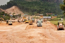 Thi công đường liên kết vùng Thái Nguyên-Bắc Giang-Vĩnh Phúc. 
