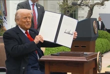 [Video] Tổng thống Donald Trump có nguy cơ bị luận tội
