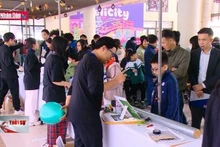 Hội chợ khoa học Science Fair: Nơi giới trẻ làm chủ công nghệ