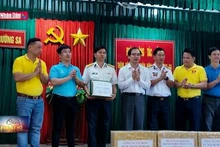 Chung tay hành động vì biển, đảo quê hương