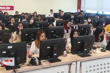 Tăng học phí đại học