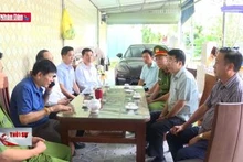 Thăm hỏi động viên gia đình nạn nhân bị tử vong trong vụ cháy