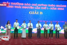 Trao giải báo chí Huỳnh Thúc Kháng lần thứ nhất