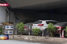 Nên hay không tận dụng gầm cầu cạn làm điểm giữ xe