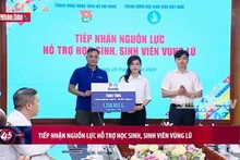 Tiếp nhận nguồn lực hỗ trợ học sinh, sinh viên vùng lũ